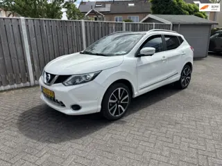 Nissan Qashqai 1.6 Tekna stoelverw leder trekhaak panorama dak