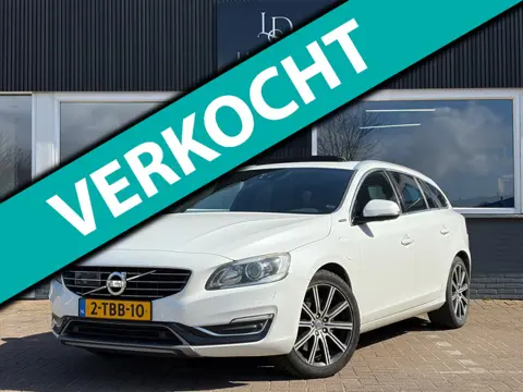 Volvo V60 2.4 D6 AWD Plug-In Hybrid Summum / Schuifdak /Leer