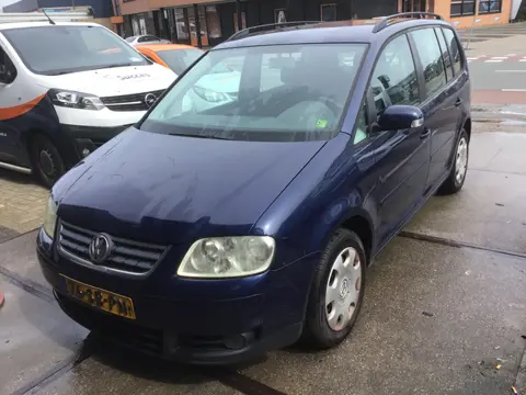 Volkswagen Touran 2.0-16V FSI Trendline Bj 2005/!!schade!! vaste prijs!!!!!