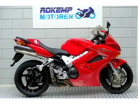 Honda VFR 800FI SPORT (bj 2002)