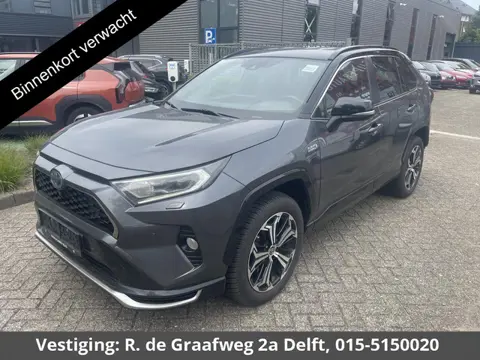 Toyota RAV4 2.5 Plug-in Hybrid AWD Bi-Tone Plus 1500 KG trekgewicht | JBL Audio | Stoelverwarming & 