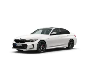 BMW 3-serie 330e | M Pro | Rode Remmen | Camera | Trekhaak