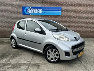 Peugeot 107 1.0-12V Urban Move Airco/Centraal vergrendeling