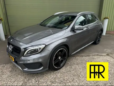 MERCEDES-BENZ GLA-KLASSE 200 AMG
