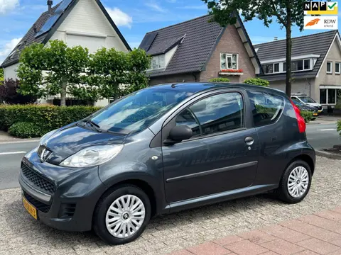 Peugeot 107 1.0-12V XR NL-AUTO-NAP