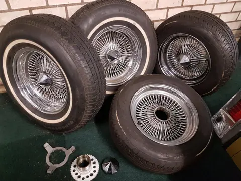 Z Chevrolet 1975 Corvette wheels set of 4 Corvette Cabrio
