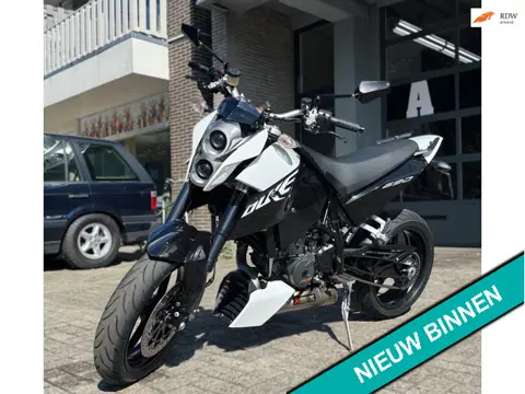 KTM Tour 690 Duke