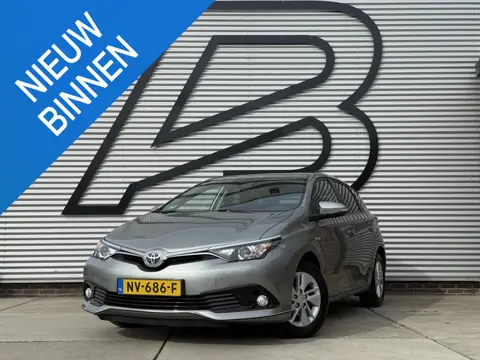 Toyota Auris 1.8 Hybrid Lease Pro 2e Eigenaar|Navi|Clima|Cruise|Camera|Trekhaak|Elek ramen|APK tot 0
