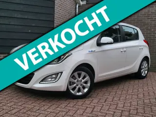 Hyundai I20 1.2i i-Deal - Navi - Afneembare trekhaak - N.A.P.