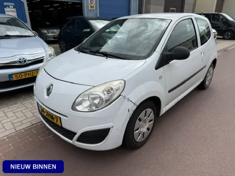 Renault Twingo 1.2 Authentique met koude airco en nwe APK 5-27 Leuke auto met radio/Cd speler, elekt