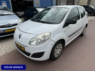 Renault Twingo 1.2 Authentique met koude airco en nwe APK 5-27 Leuke auto met radio/Cd speler, elekt