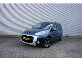 Peugeot Partner Tepee 1.6 Outdoor Climate / Pano / Parkeers. / Dubbele schuifdeur / Trekhaak / Elekt