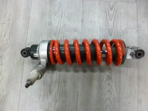 ACHTER SCHOKBREKER Triumph Sprint ST 955 1999 - 2005