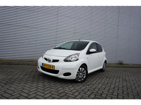 Toyota Aygo 1.0-12V Xcite White Airco / Elektr. ramen / Lm velgen / NAP