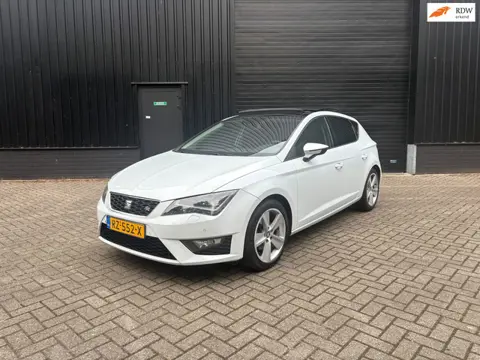 Seat Leon 2.0 TDI FR PANO|APK|150PK