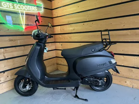 AGM Bromscooter VX 50 (bj 2018, automaat)