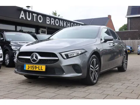 Mercedes-Benz A-Klasse 250 e I LEDER I CAMERA I TREKHAAK I SFEERVERLICHTING