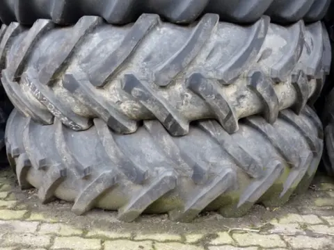 R42 Semperit 20.8/42