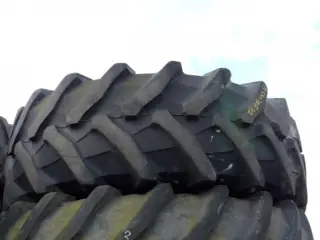 R42 Pirelli 580/70R42