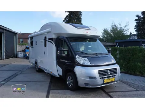 LMC Breezer 730 H Black Edition