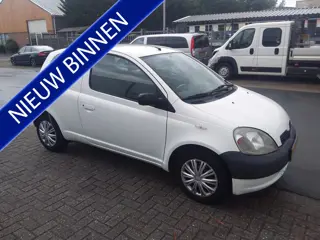 Toyota Yaris 1.0-16V VVT-i Terra (bj 2002)