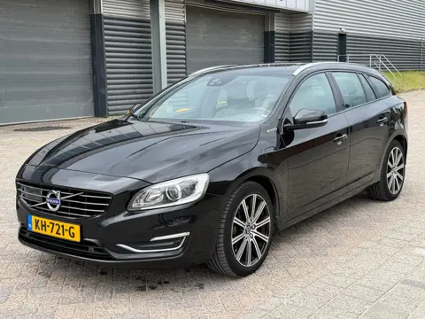 Volvo V60 2.4 D5 Twin Engine Special Edition - PANO