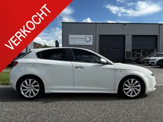 Alfa Romeo Giulietta 1.4 T Distinctive AUTOMAAT PANODAK LEDER, AUTOMAAT,
