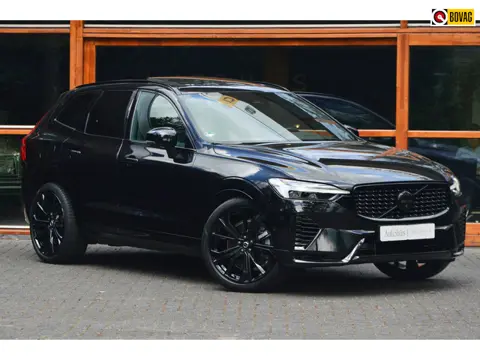 Volvo XC60 Hybride AWD Plus Black Edition | Luchtvering | Bowers & Wilkins | Panoramadak | 360° Came