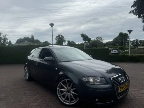 Audi A3 3.2 V6 Xenon Pano Bose Remus 6Bak Sensor Voll