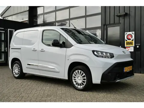 Toyota PROACE CITY 1.5 D-4D L1 Challenger+ | Dealer Onderhouden  | 3-Zits | Carplay | Virtual | Trek