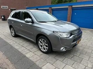 Mitsubishi Outlander 2.0 PHEV Instyle+ Leder Panorama Cruise PDC Plug-In Hybrid