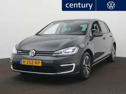 Volkswagen e-Golf E-DITION Warmtepomp - LED- Navigatie - PDC - Zijruiten achter getint - ACC