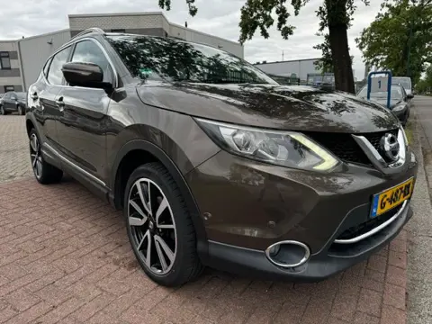 Nissan QASHQAI 1.2 Premier Edition Airco/ECC,Navi,Camera,Pano,Leder