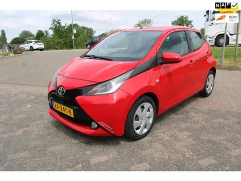 Toyota Aygo 1.0 VVT-i x-play