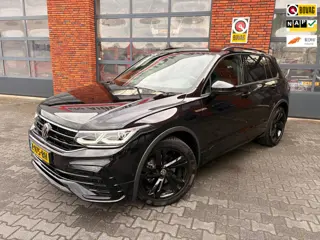 Volkswagen Tiguan 1.5 TSI R-Line Black pack | Key less| Camera | Stuurverwarming |
