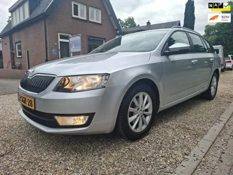 Skoda Octavia Combi 1.2 TSI Ambition Businessline distributie vv zeer nette auto