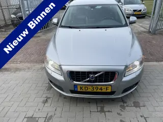 Volvo V70 2.4 D5 Summum Automaat leer vele opties rijdt zeer goed zie foto’s