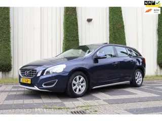 Volvo V60 1.6 T3 Kinetic Climate Control ,Navigatie Stoel verwarming