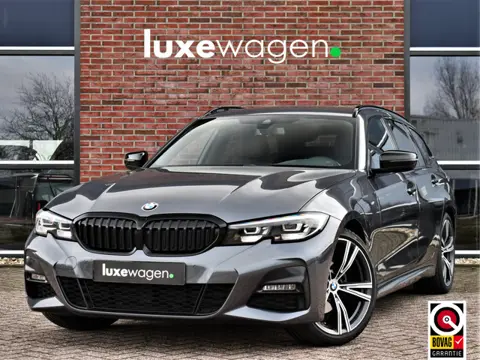 BMW 3 Serie Touring 320i M-Sport Shadow HiFi 19inch Camera NL-auto