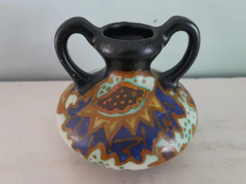 Art deco vaasje Gouds plateel Arnhem - Holland aardewerk
