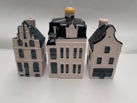 set van 3 KLM huisjes - Bols Amsterdam - Delfts Blauw - 22 36 91