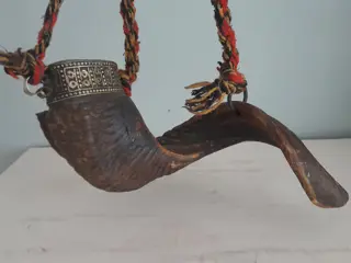 Antique Berber Morrocan rams horn gunpowder flask