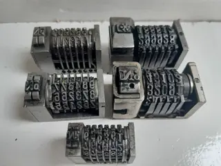 5 x Vintage letterpress numerator - numeroteur