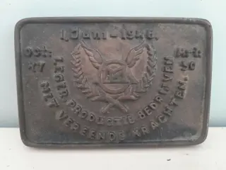 Bronzen plaquette KNIL - leger productie bedrijven met vereende krachten - 1946  - Bandoeng
