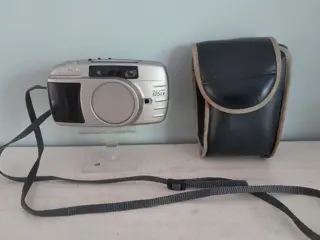 Minolta Riva Zoom 125EX 35 mm camera met tas