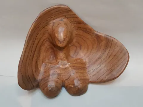 houten sculptuur vrouw- buste - schaal
