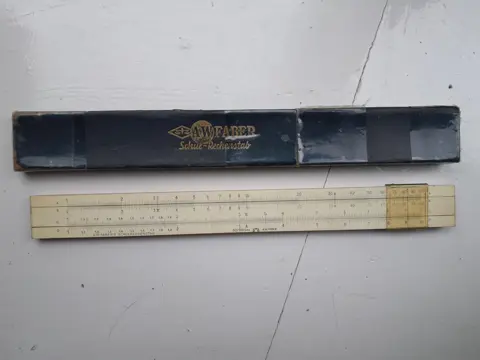 AW Faber school rekenliniaal 52/39 - slide rule