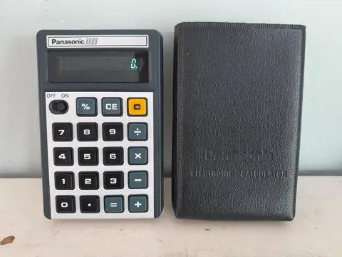 Vintage Panasonic JE-8000U electronic calculator