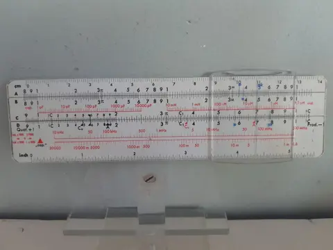 Vintage rekenliniaal voor weerstanden - Pia Electronic - Sin - Mhz