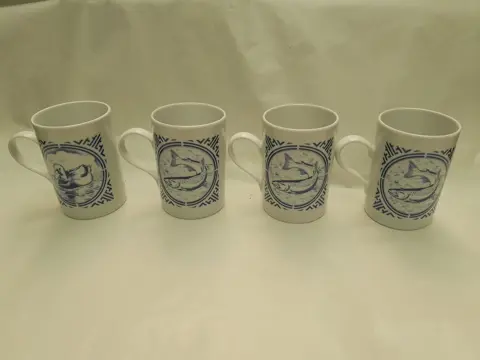 Hugo Kaagman bekers mokken Hema - kikker libelle vis eend - set van 4